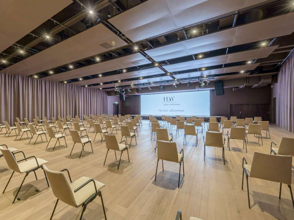 TEC Pratteln Baselland Auditorium in Konzertbestuhlung mit LED Wand